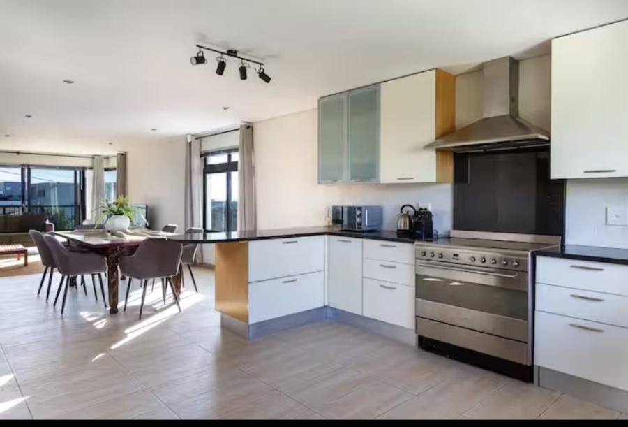 To Let 3 Bedroom Property for Rent in Sea Point Western Cape
